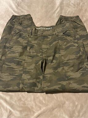 American Eagle Outfitters Camo High-Waisted Stretch Joggers